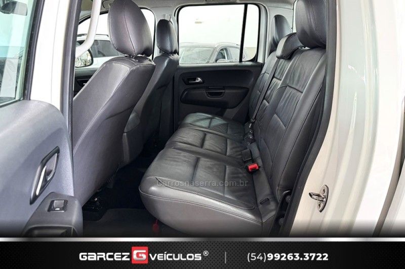 VOLKSWAGEN AMAROK 2.0 HIGHLINE 4X4 CD 16V TURBO INTERCOOLER 2014/2014 GARCEZ VEÍCULOS BENTO GONÇALVES / Carros no Vale