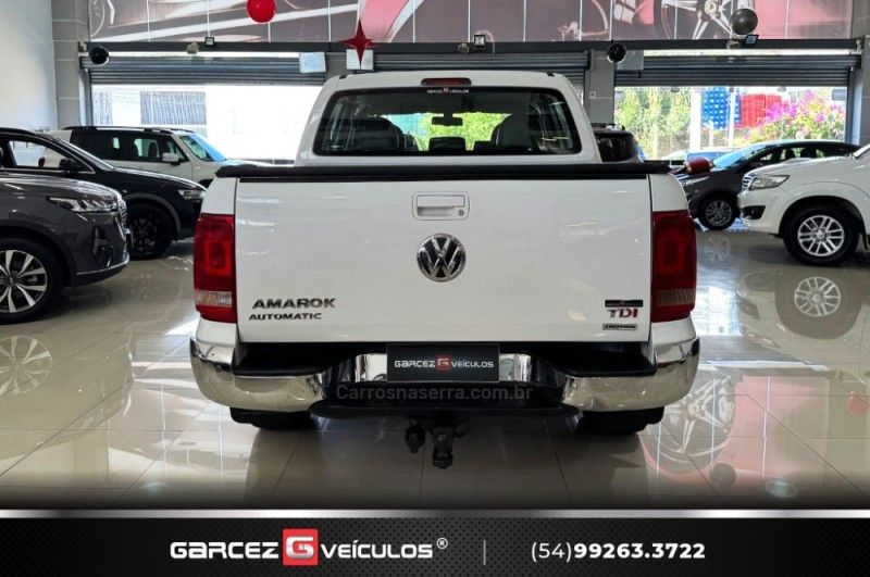 VOLKSWAGEN AMAROK 2.0 HIGHLINE 4X4 CD 16V TURBO INTERCOOLER 2014/2014 GARCEZ VEÍCULOS BENTO GONÇALVES / Carros no Vale