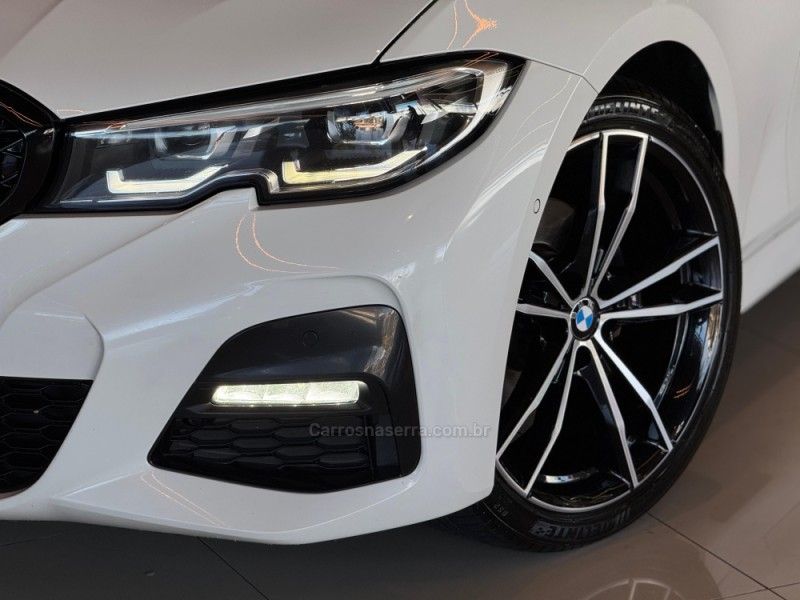 BMW 320I 2.0 M SPORT 16V TURBO 2020/2020 GRIFFCAR MULTIMARCAS DOIS IRMÃOS / Carros no Vale
