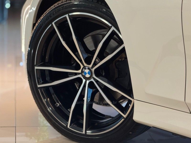 BMW 320I 2.0 M SPORT 16V TURBO 2020/2020 GRIFFCAR MULTIMARCAS DOIS IRMÃOS / Carros no Vale