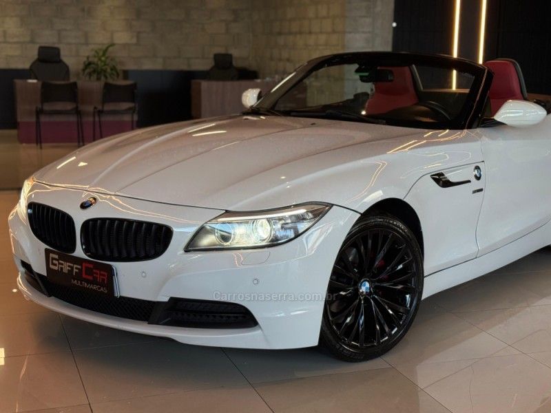 BMW Z4 2.0 ROADSTER SDRIVE 20I 16V 2013/2014 GRIFFCAR MULTIMARCAS DOIS IRMÃOS / Carros no Vale