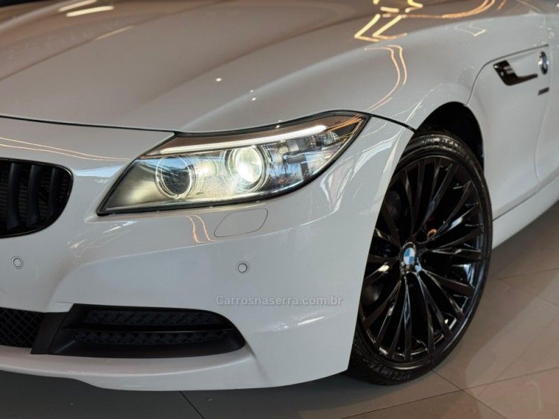 BMW Z4 2.0 ROADSTER SDRIVE 20I 16V 2013/2014 GRIFFCAR MULTIMARCAS DOIS IRMÃOS / Carros no Vale