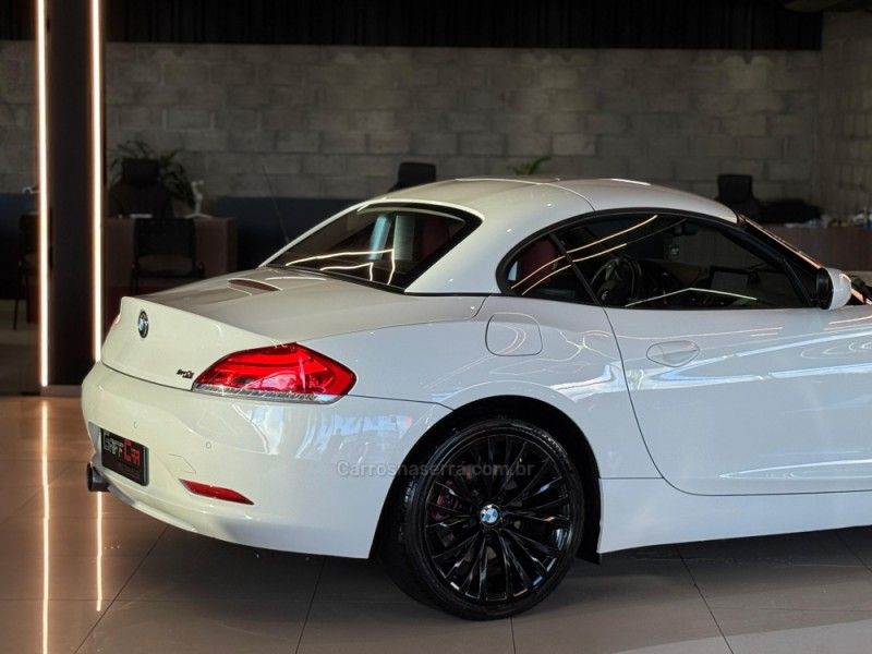 BMW Z4 2.0 ROADSTER SDRIVE 20I 16V 2013/2014 GRIFFCAR MULTIMARCAS DOIS IRMÃOS / Carros no Vale