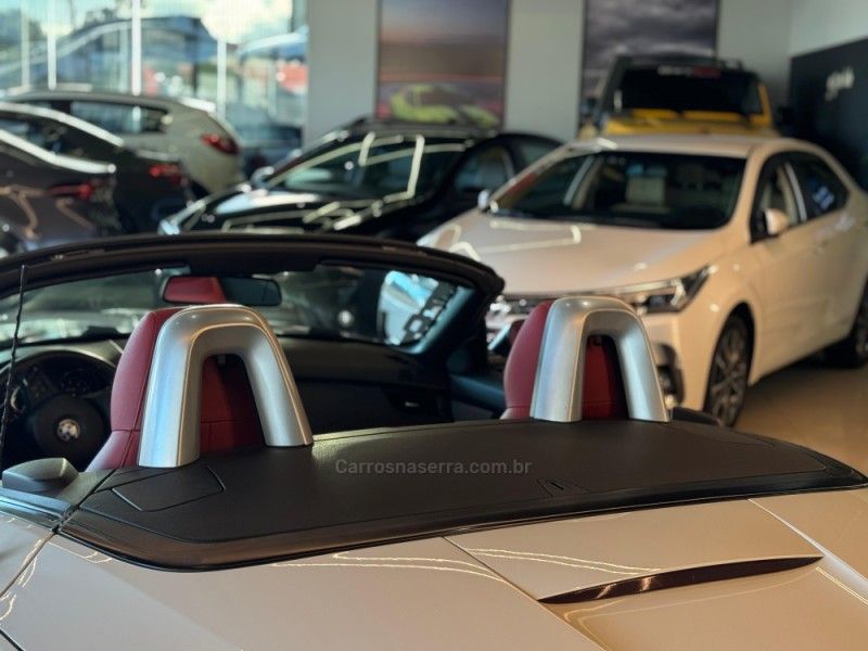 BMW Z4 2.0 ROADSTER SDRIVE 20I 16V 2013/2014 GRIFFCAR MULTIMARCAS DOIS IRMÃOS / Carros no Vale