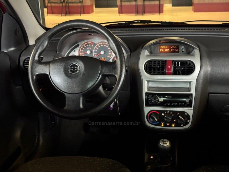 CHEVROLET CORSA 1.4 MPFI PREMIUM 8V 2008/2009 GRIFFCAR MULTIMARCAS DOIS IRMÃOS / Carros no Vale