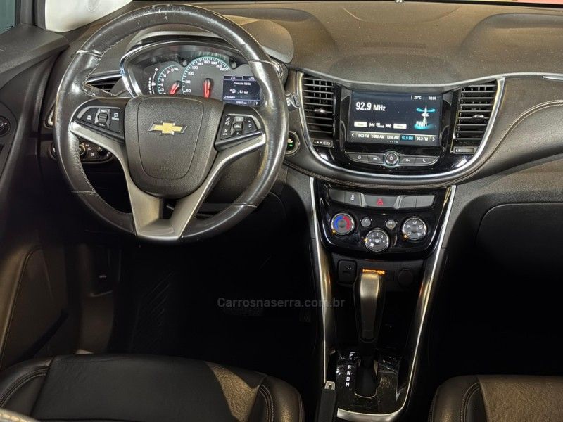 CHEVROLET TRACKER 1.4 16V PREMIER TURBO 2018/2019 GRIFFCAR MULTIMARCAS DOIS IRMÃOS / Carros no Vale