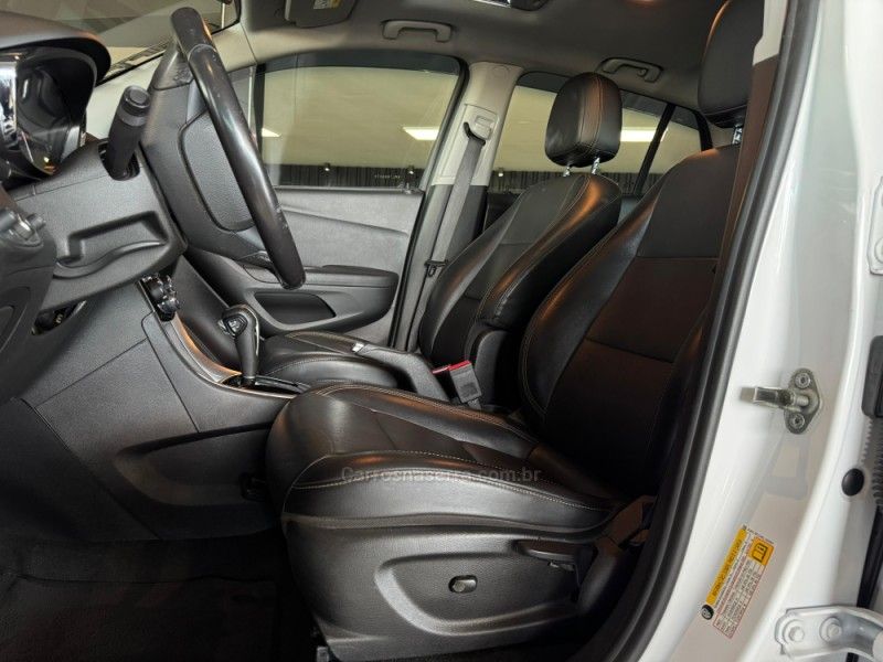 CHEVROLET TRACKER 1.4 16V PREMIER TURBO 2018/2019 GRIFFCAR MULTIMARCAS DOIS IRMÃOS / Carros no Vale