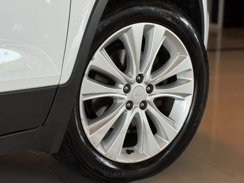 CHEVROLET TRACKER 1.4 16V PREMIER TURBO 2018/2019 GRIFFCAR MULTIMARCAS DOIS IRMÃOS / Carros no Vale