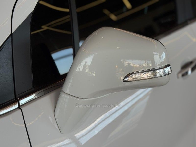 CHEVROLET TRACKER 1.4 16V PREMIER TURBO 2018/2019 GRIFFCAR MULTIMARCAS DOIS IRMÃOS / Carros no Vale