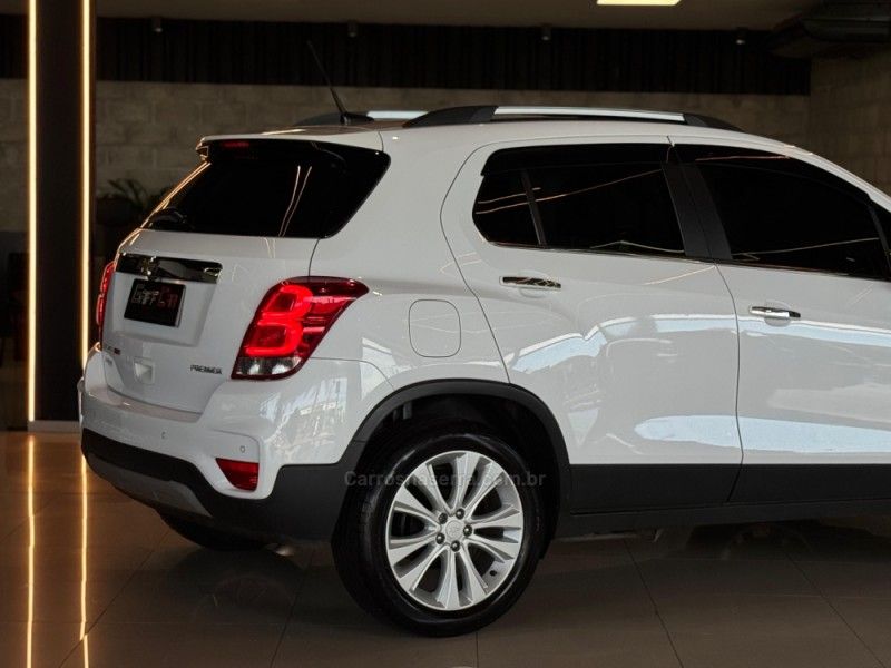 CHEVROLET TRACKER 1.4 16V PREMIER TURBO 2018/2019 GRIFFCAR MULTIMARCAS DOIS IRMÃOS / Carros no Vale