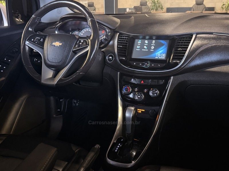 CHEVROLET TRACKER 1.4 16V TURBO PREMIER 2018/2019 GRIFFCAR MULTIMARCAS DOIS IRMÃOS / Carros no Vale