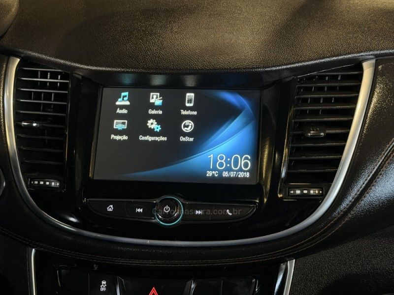 CHEVROLET TRACKER 1.4 16V TURBO PREMIER 2018/2019 GRIFFCAR MULTIMARCAS DOIS IRMÃOS / Carros no Vale