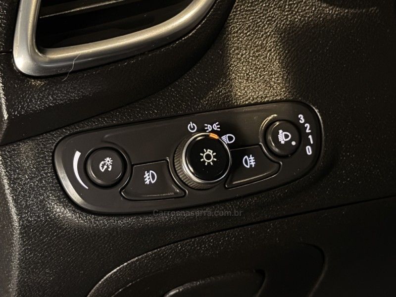 CHEVROLET TRACKER 1.4 16V TURBO PREMIER 2018/2019 GRIFFCAR MULTIMARCAS DOIS IRMÃOS / Carros no Vale