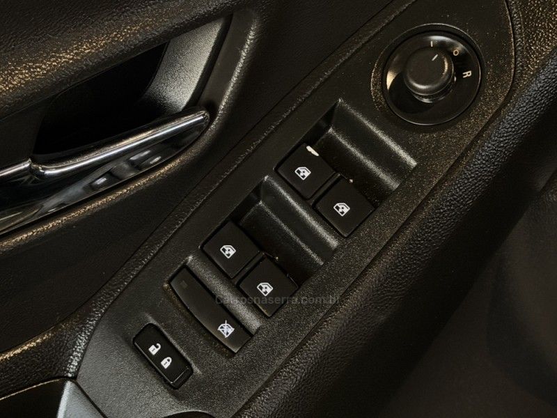 CHEVROLET TRACKER 1.4 16V TURBO PREMIER 2018/2019 GRIFFCAR MULTIMARCAS DOIS IRMÃOS / Carros no Vale