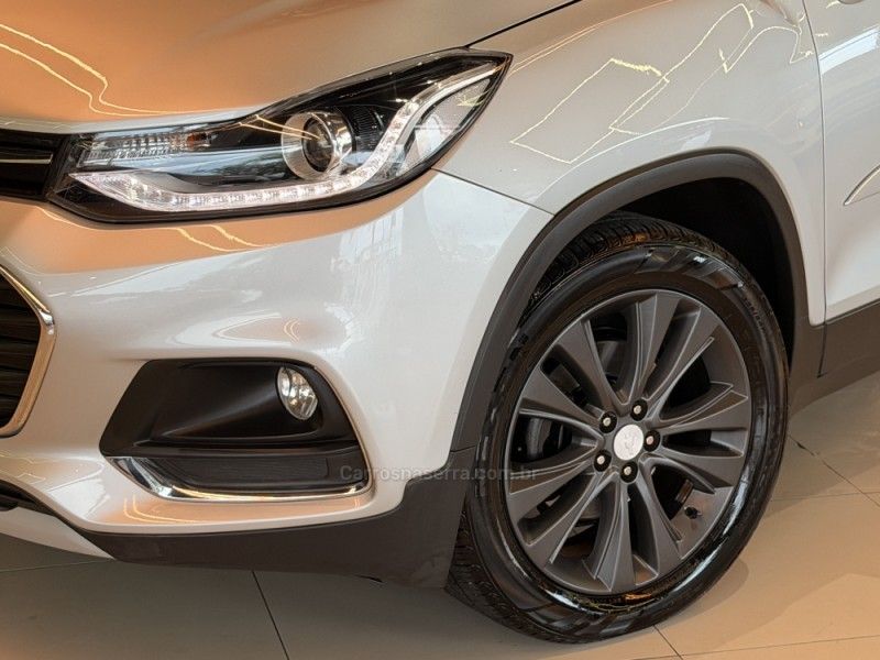 CHEVROLET TRACKER 1.4 16V TURBO PREMIER 2018/2019 GRIFFCAR MULTIMARCAS DOIS IRMÃOS / Carros no Vale