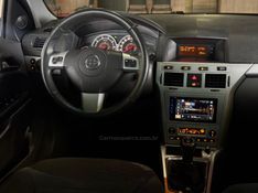CHEVROLET VECTRA 2.0 MPFI ELEGANCE 8V 140CV 2010/2011 GRIFFCAR MULTIMARCAS DOIS IRMÃOS / Carros no Vale