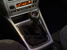 CHEVROLET VECTRA 2.0 MPFI ELEGANCE 8V 140CV 2010/2011 GRIFFCAR MULTIMARCAS DOIS IRMÃOS / Carros no Vale