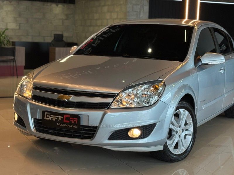 CHEVROLET VECTRA 2.0 MPFI ELEGANCE 8V 140CV 2010/2011 GRIFFCAR MULTIMARCAS DOIS IRMÃOS / Carros no Vale