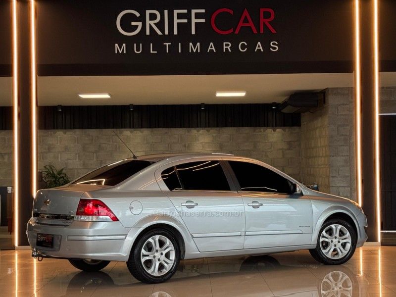 CHEVROLET VECTRA 2.0 MPFI ELEGANCE 8V 140CV 2010/2011 GRIFFCAR MULTIMARCAS DOIS IRMÃOS / Carros no Vale