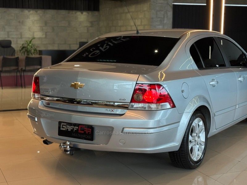 CHEVROLET VECTRA 2.0 MPFI ELEGANCE 8V 140CV 2010/2011 GRIFFCAR MULTIMARCAS DOIS IRMÃOS / Carros no Vale