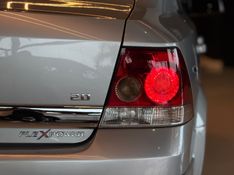 CHEVROLET VECTRA 2.0 MPFI ELEGANCE 8V 140CV 2010/2011 GRIFFCAR MULTIMARCAS DOIS IRMÃOS / Carros no Vale