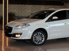 FIAT BRAVO 1.8 ESSENCE 16V 2015/2016 GRIFFCAR MULTIMARCAS DOIS IRMÃOS / Carros no Vale