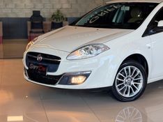 FIAT BRAVO 1.8 ESSENCE 16V 2015/2016 GRIFFCAR MULTIMARCAS DOIS IRMÃOS / Carros no Vale