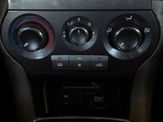 FIAT BRAVO 1.8 ESSENCE 16V 2015/2016 GRIFFCAR MULTIMARCAS DOIS IRMÃOS / Carros no Vale