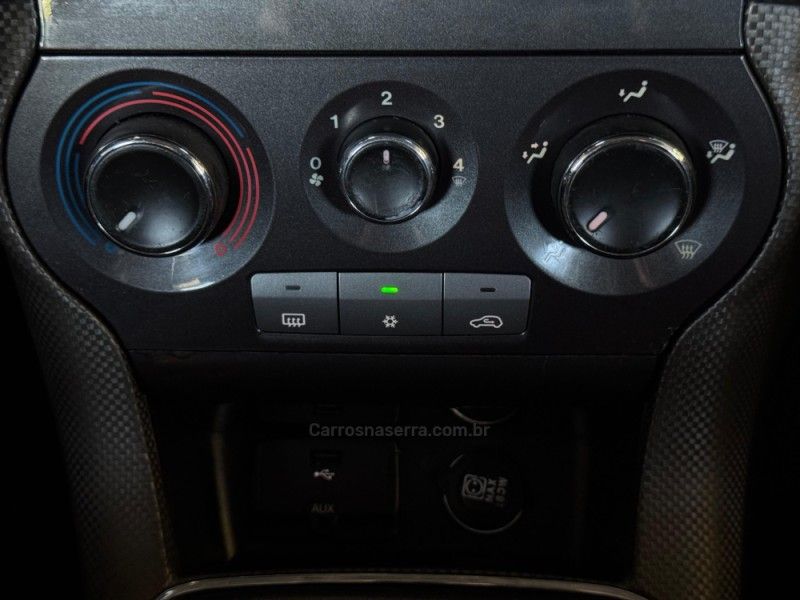 FIAT BRAVO 1.8 ESSENCE 16V 2015/2016 GRIFFCAR MULTIMARCAS DOIS IRMÃOS / Carros no Vale FIAT BRAVO 1.8 ESSENCE 16V 2015/2016 GRIFFCAR MULTIMARCAS DOIS IRMÃOS / Carros no Vale