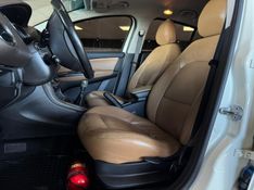 FIAT BRAVO 1.8 ESSENCE 16V 2015/2016 GRIFFCAR MULTIMARCAS DOIS IRMÃOS / Carros no Vale