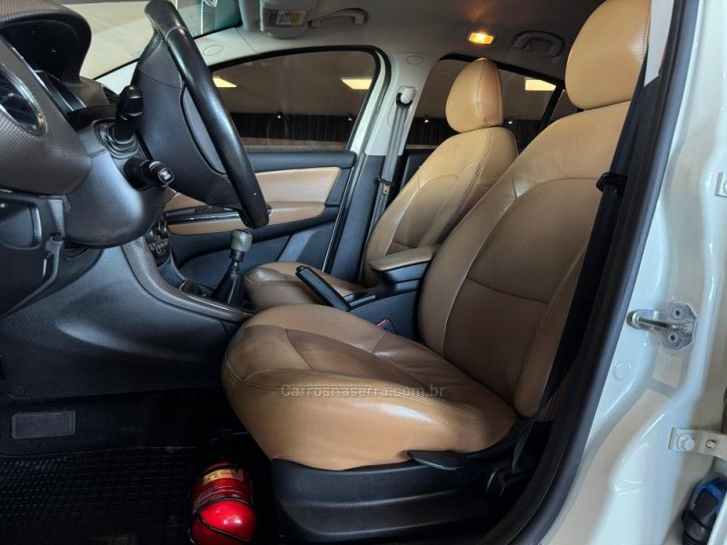 FIAT BRAVO 1.8 ESSENCE 16V 2015/2016 GRIFFCAR MULTIMARCAS DOIS IRMÃOS / Carros no Vale FIAT BRAVO 1.8 ESSENCE 16V 2015/2016 GRIFFCAR MULTIMARCAS DOIS IRMÃOS / Carros no Vale