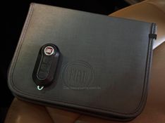 FIAT BRAVO 1.8 ESSENCE 16V 2015/2016 GRIFFCAR MULTIMARCAS DOIS IRMÃOS / Carros no Vale