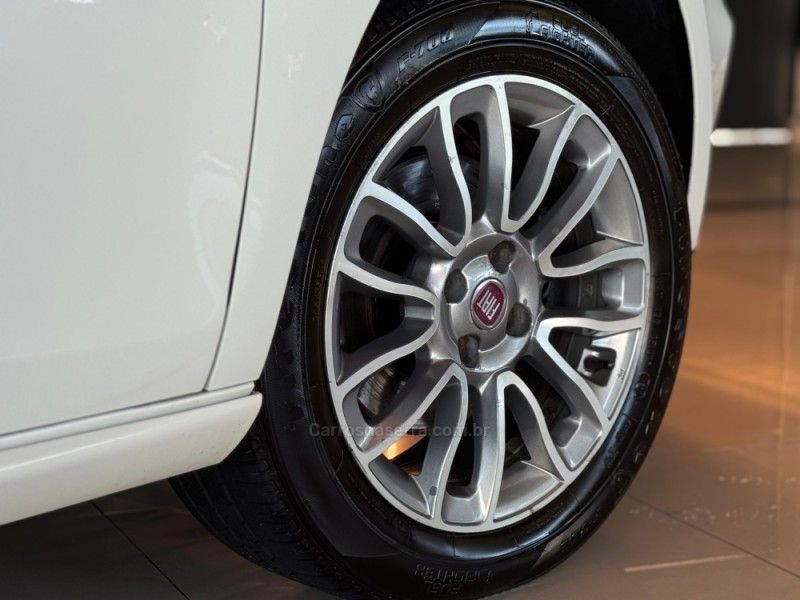 FIAT BRAVO 1.8 ESSENCE 16V 2015/2016 GRIFFCAR MULTIMARCAS DOIS IRMÃOS / Carros no Vale FIAT BRAVO 1.8 ESSENCE 16V 2015/2016 GRIFFCAR MULTIMARCAS DOIS IRMÃOS / Carros no Vale