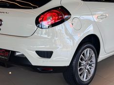 FIAT BRAVO 1.8 ESSENCE 16V 2015/2016 GRIFFCAR MULTIMARCAS DOIS IRMÃOS / Carros no Vale