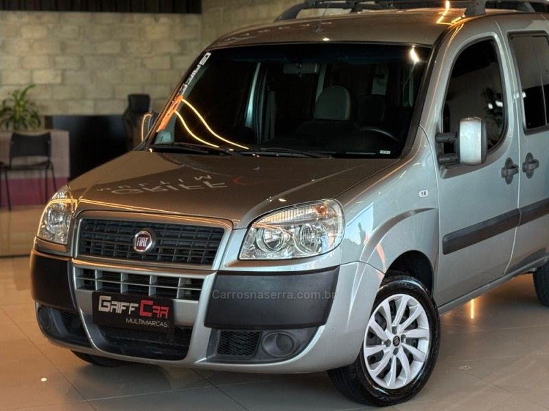 FIAT DOBLÓ 1.8 MPI ESSENCE 16V 7P 2015/2015 GRIFFCAR MULTIMARCAS DOIS IRMÃOS / Carros no Vale