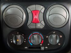 FIAT DOBLÓ 1.8 MPI ESSENCE 16V 7P 2015/2015 GRIFFCAR MULTIMARCAS DOIS IRMÃOS / Carros no Vale