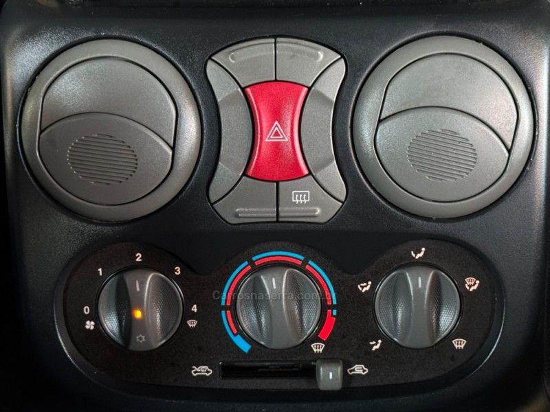 FIAT DOBLÓ 1.8 MPI ESSENCE 16V 7P 2015/2015 GRIFFCAR MULTIMARCAS DOIS IRMÃOS / Carros no Vale