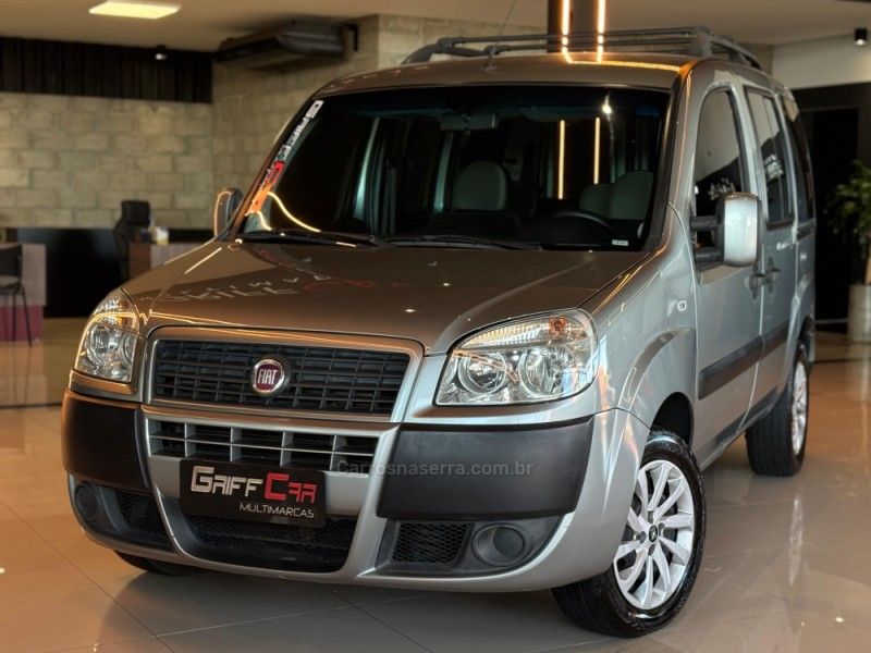 FIAT DOBLÓ 1.8 MPI ESSENCE 16V 7P 2015/2015 GRIFFCAR MULTIMARCAS DOIS IRMÃOS / Carros no Vale