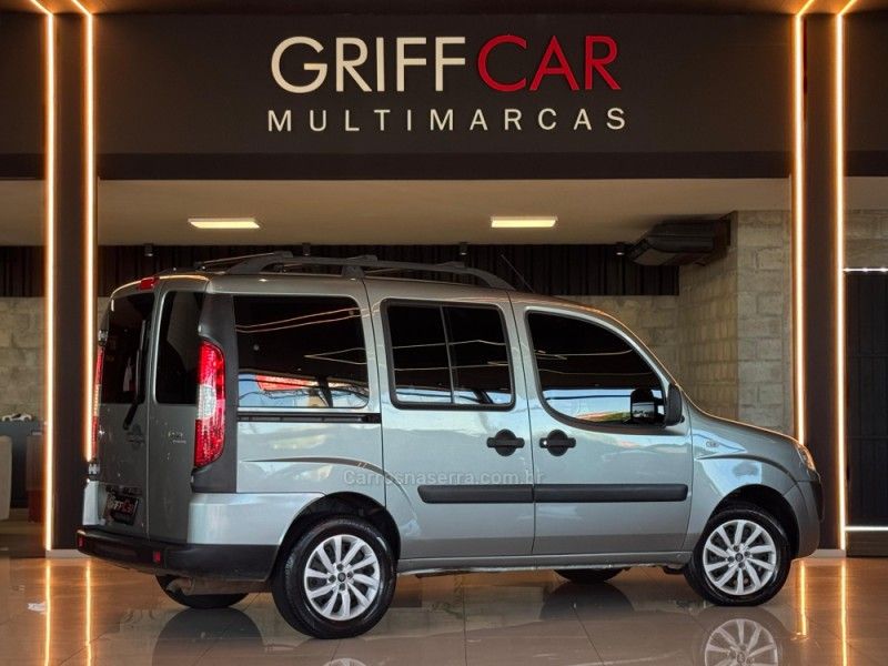 FIAT DOBLÓ 1.8 MPI ESSENCE 16V 7P 2015/2015 GRIFFCAR MULTIMARCAS DOIS IRMÃOS / Carros no Vale