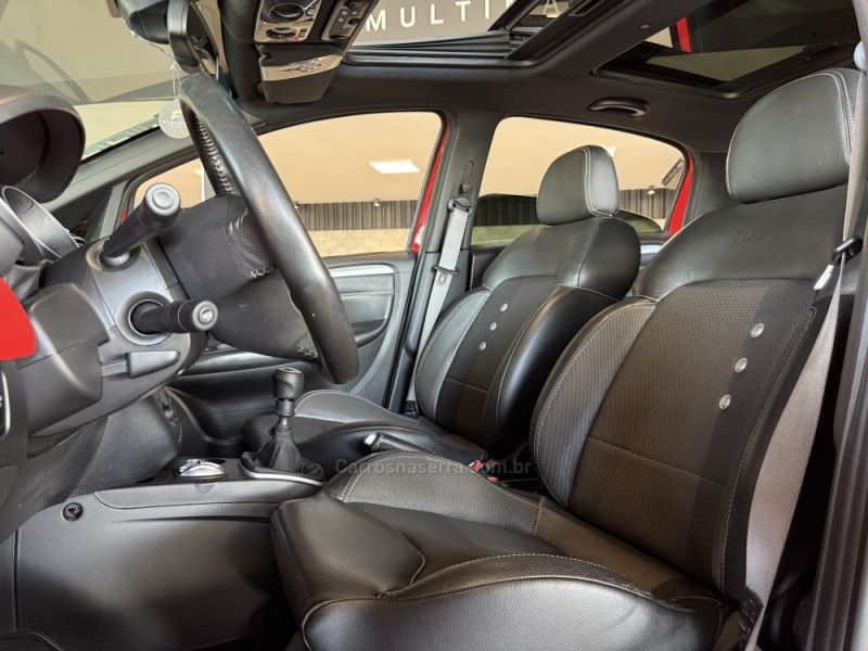 FIAT PUNTO 1.4 MPI 16V T-JET 2014/2014 GRIFFCAR MULTIMARCAS DOIS IRMÃOS / Carros no Vale