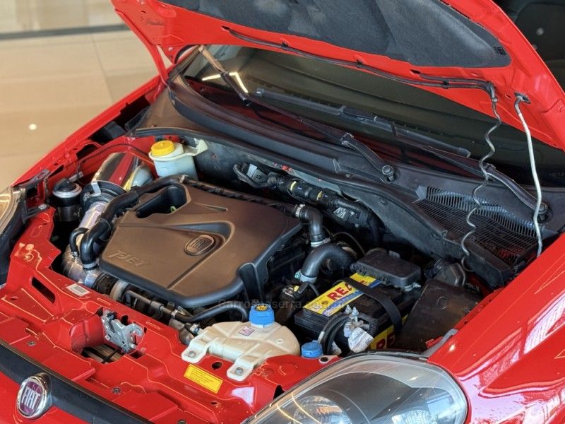 FIAT PUNTO 1.4 MPI 16V T-JET 2014/2014 GRIFFCAR MULTIMARCAS DOIS IRMÃOS / Carros no Vale