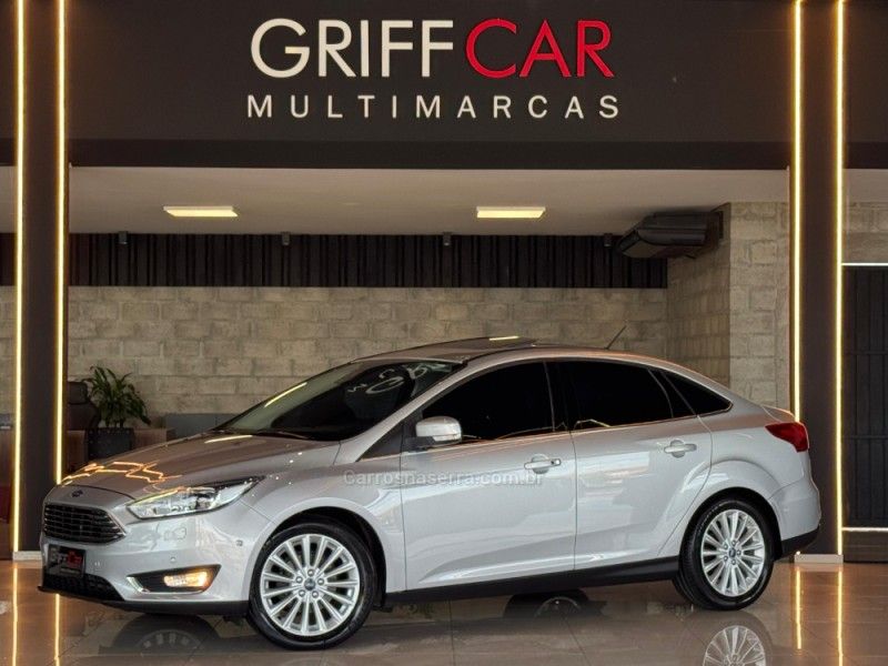 FORD FOCUS 2.0 TITANIUM PLUS 16V 2018/2019 GRIFFCAR MULTIMARCAS DOIS IRMÃOS / Carros no Vale