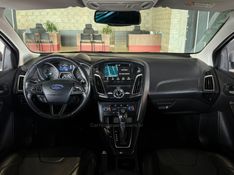 FORD FOCUS 2.0 TITANIUM PLUS 16V 2018/2019 GRIFFCAR MULTIMARCAS DOIS IRMÃOS / Carros no Vale