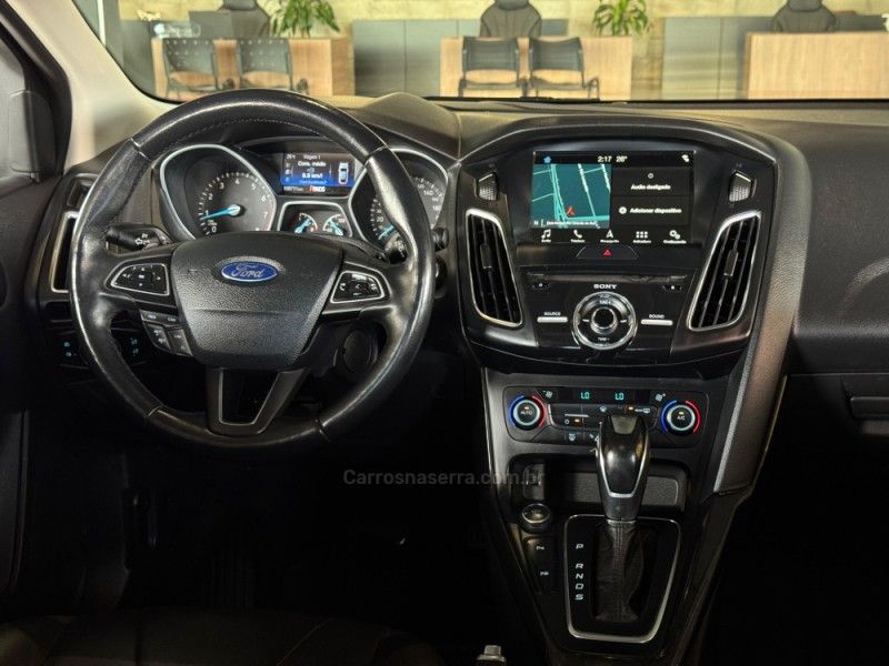 FORD FOCUS 2.0 TITANIUM PLUS 16V 2018/2019 GRIFFCAR MULTIMARCAS DOIS IRMÃOS / Carros no Vale