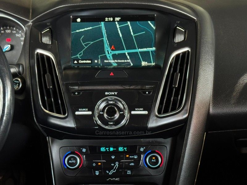 FORD FOCUS 2.0 TITANIUM PLUS 16V 2018/2019 GRIFFCAR MULTIMARCAS DOIS IRMÃOS / Carros no Vale