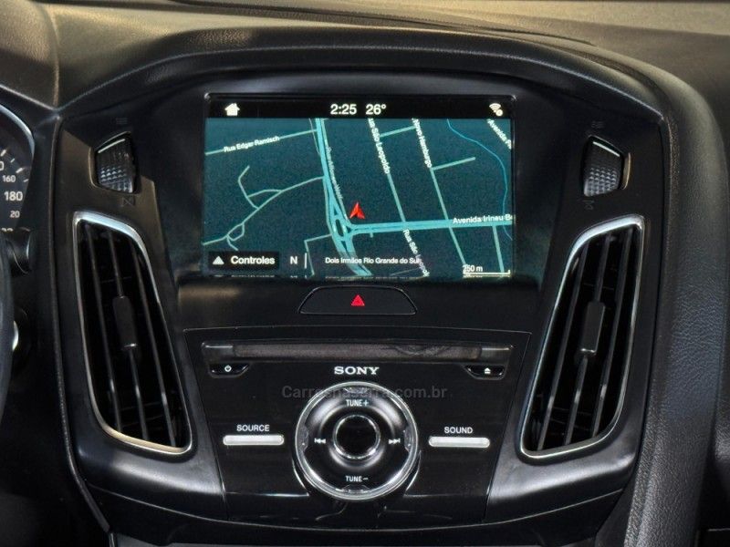 FORD FOCUS 2.0 TITANIUM PLUS 16V 2018/2019 GRIFFCAR MULTIMARCAS DOIS IRMÃOS / Carros no Vale