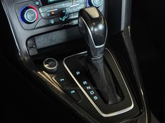 FORD FOCUS 2.0 TITANIUM PLUS 16V 2018/2019 GRIFFCAR MULTIMARCAS DOIS IRMÃOS / Carros no Vale