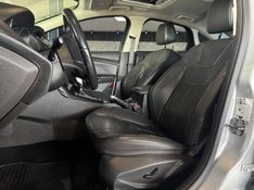 FORD FOCUS 2.0 TITANIUM PLUS 16V 2018/2019 GRIFFCAR MULTIMARCAS DOIS IRMÃOS / Carros no Vale