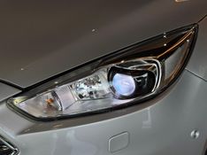 FORD FOCUS 2.0 TITANIUM PLUS 16V 2018/2019 GRIFFCAR MULTIMARCAS DOIS IRMÃOS / Carros no Vale