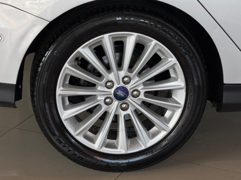 FORD FOCUS 2.0 TITANIUM PLUS 16V 2018/2019 GRIFFCAR MULTIMARCAS DOIS IRMÃOS / Carros no Vale